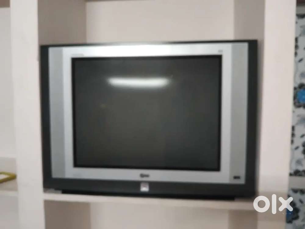 LG T v good condition