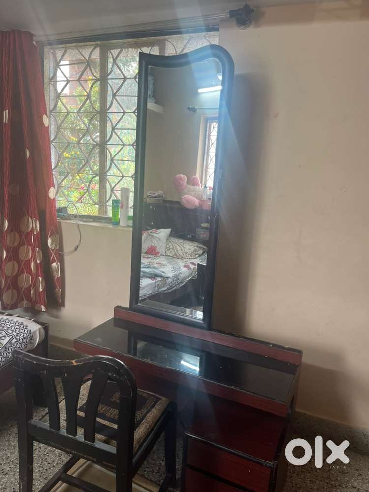 Dressing table with chair