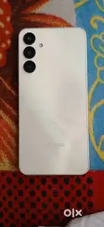 Samsung 16 5g phone 4 month old phone