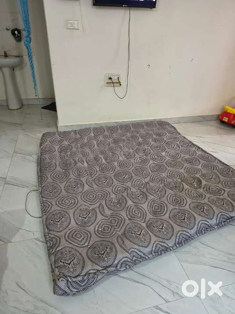 Elvumpanju silk cotton King size bed Rarely used- LIKE NEW