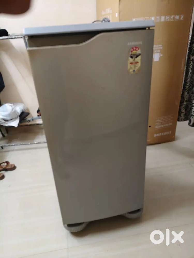 Samsung refrigerator 100liters