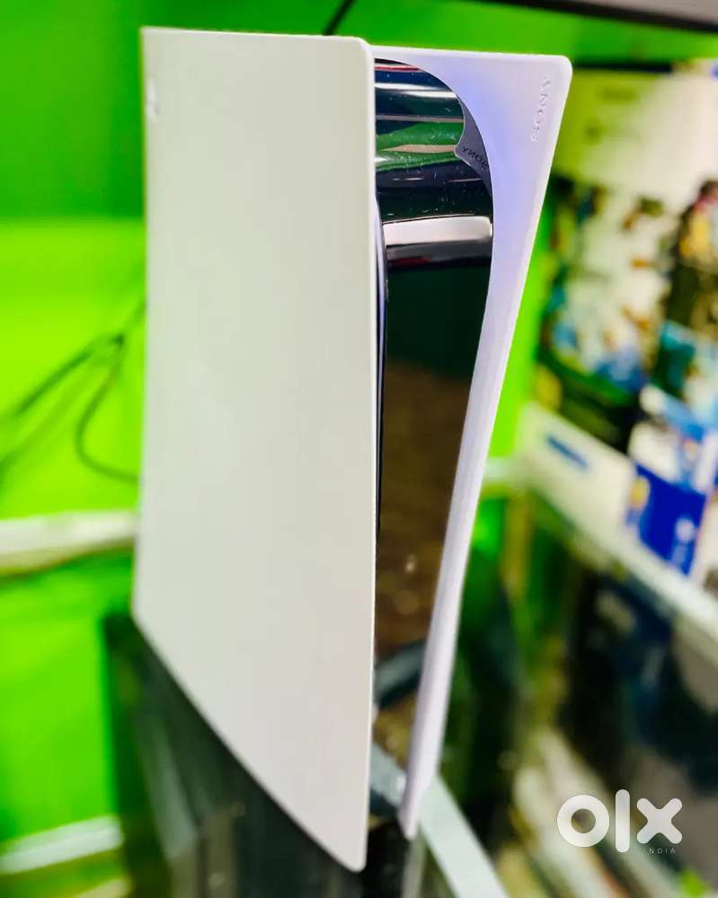 PS5 fat model available for sale (825) GB