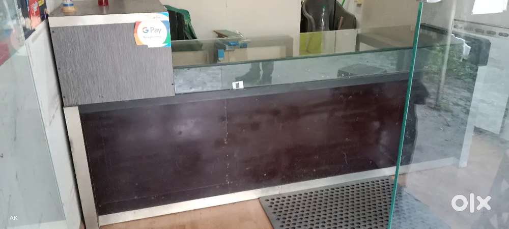 Reseption table with cash box