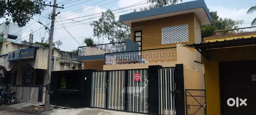 INDIVIDUAL BUILDING NEXT CIRCUIT HOUSE