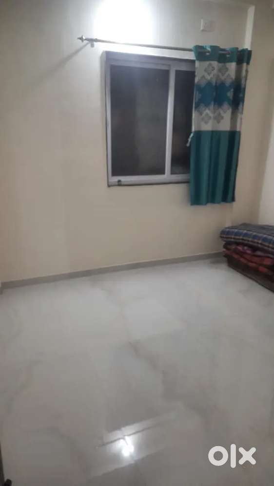 Looking for female flatmate