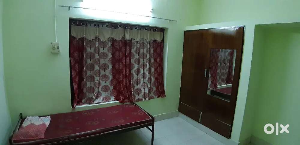 LORDS PAYING GUEST FOR LADIES