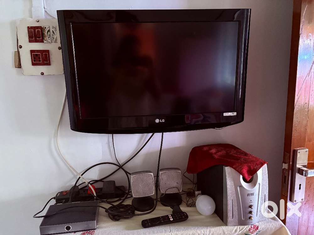Lg 32 inch tv and Intex sound box
