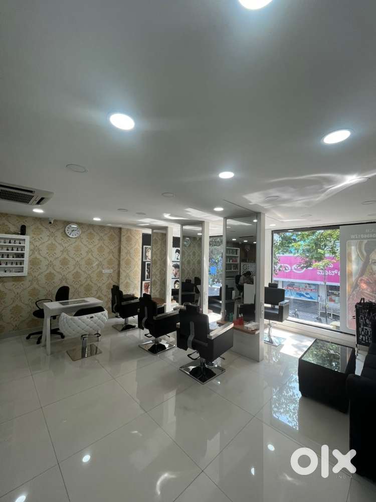 UNISEX SALOON FOR SALE