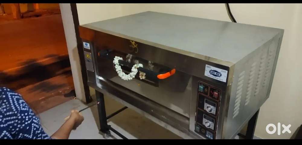 Electrical commercial deck oven