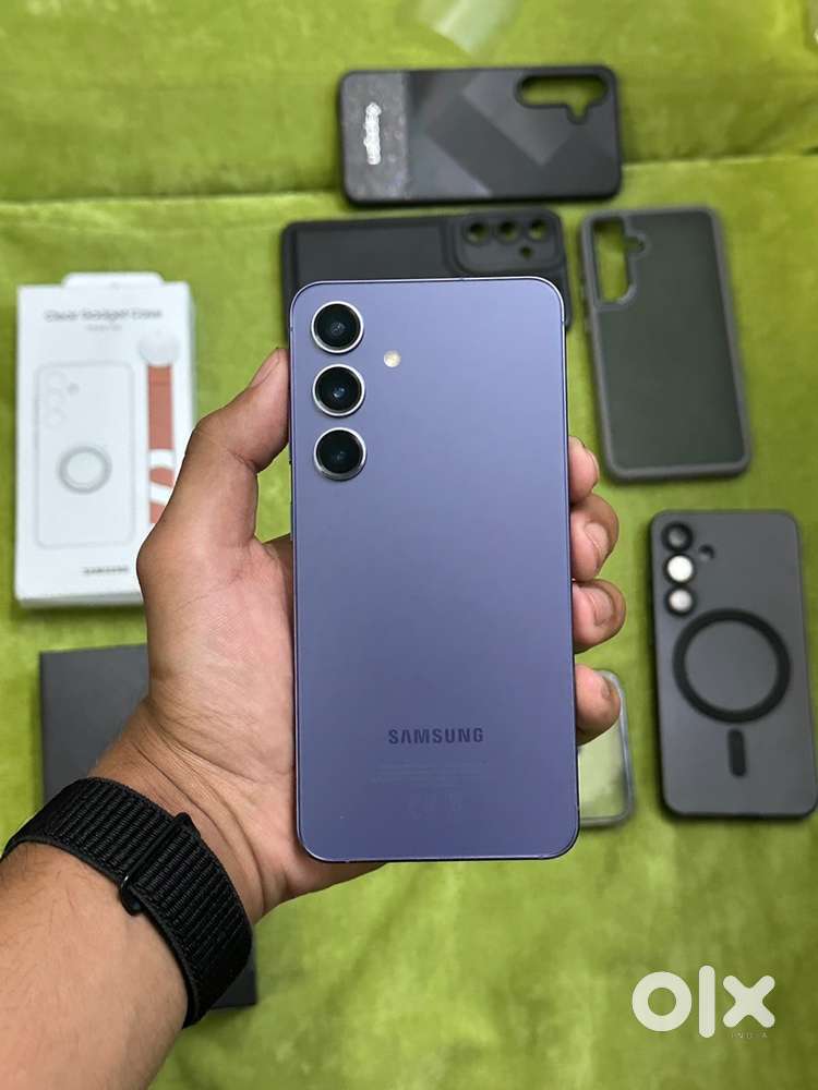 S24 Global.  (8gb/256gb) With original box.