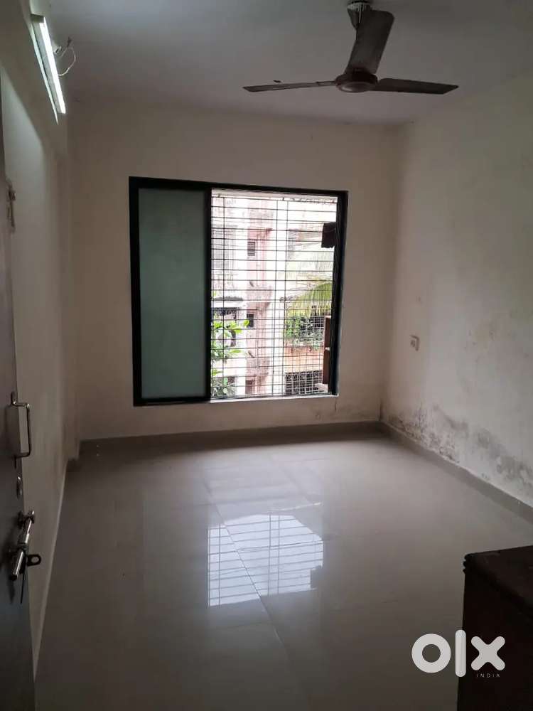 1bhk Semi Furnished Flat 18K Airoli