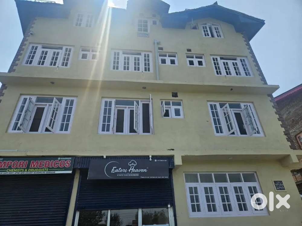 Commercial Full building for sale, 10 malar land