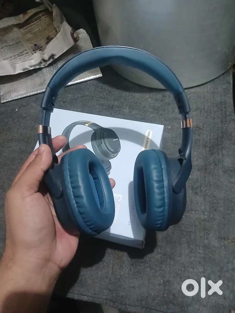 Noise 3 headphone good condition with box