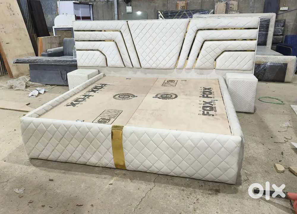 Nagpur Furniture Zone,  Luxury King Size Bed With Luxury Side Tables