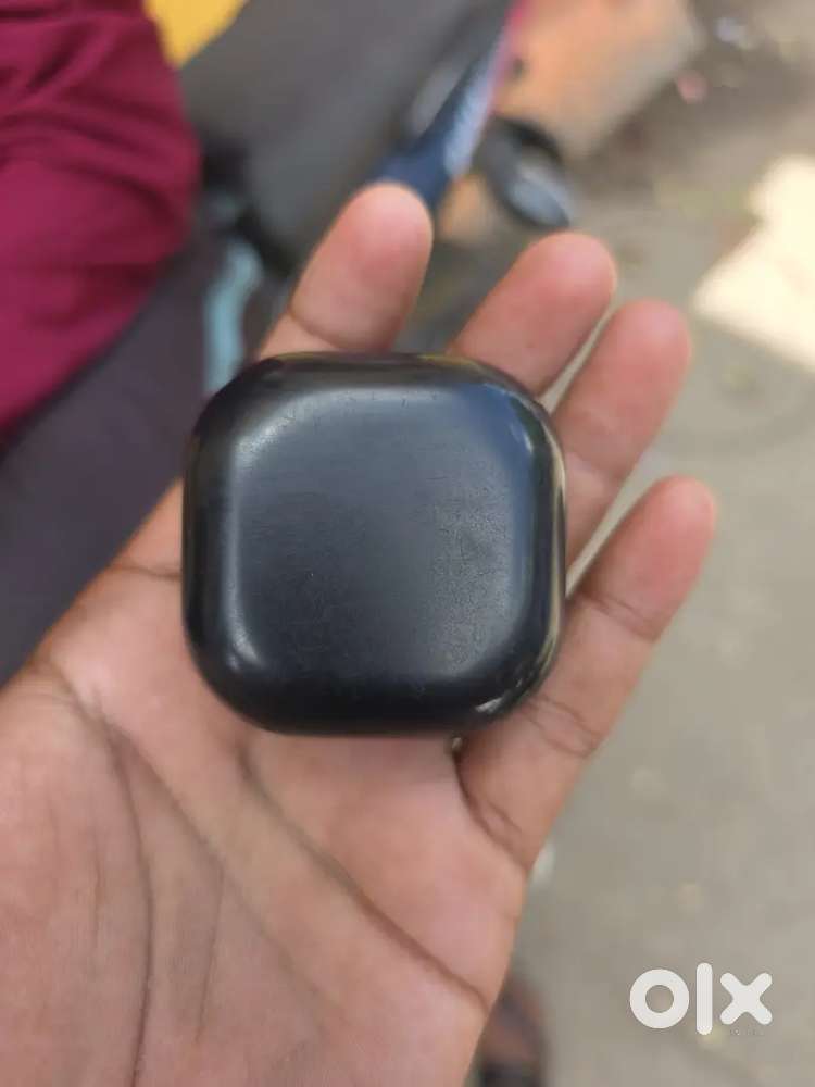 Galaxy buds live mint condition