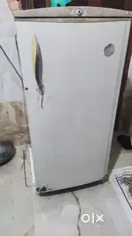 Urgent Fridge sell - 190L @5000