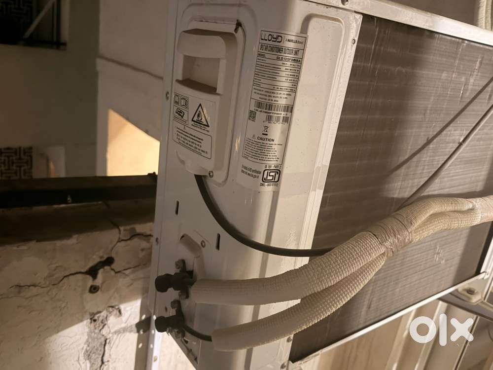 Lloyd 1 Ton 3 Star Inverter Split Air Conditioner