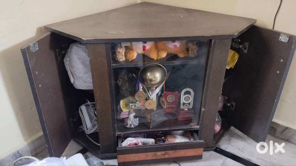 Wooden corner tv table with drawers