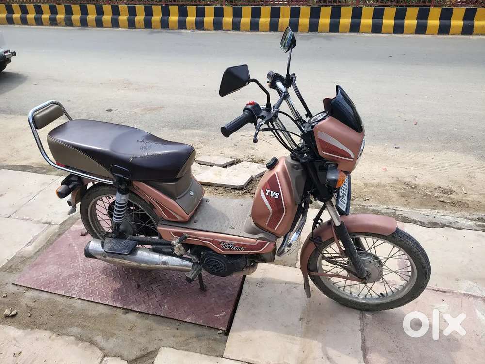 XL 100 एकदम शोरूम कंडीशन में सेल्फ स्टार्ट कोई भी काम नहीं है