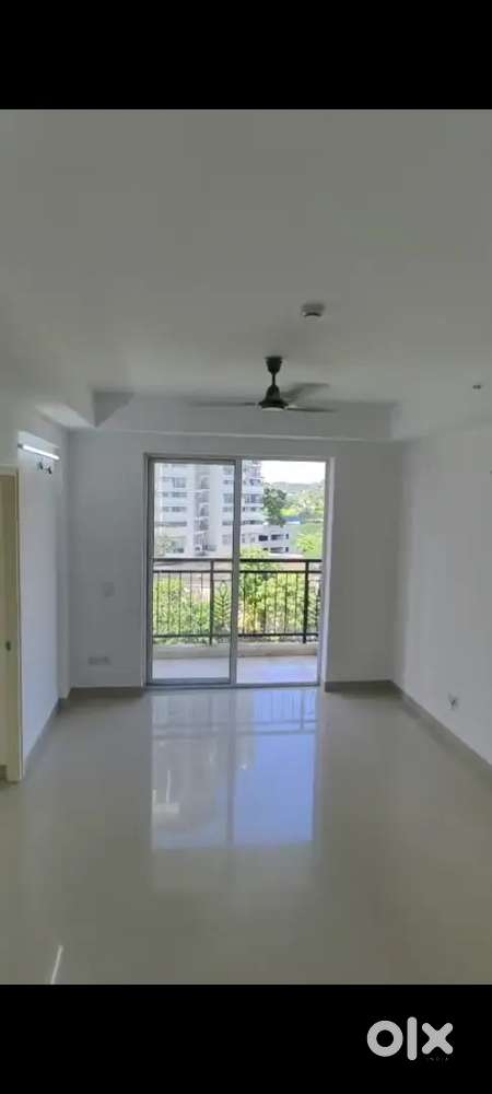 SEMI FURNISHED FLAT @DLF KAKKAND