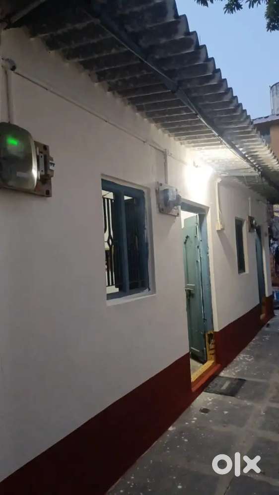 Single room for rent only for family