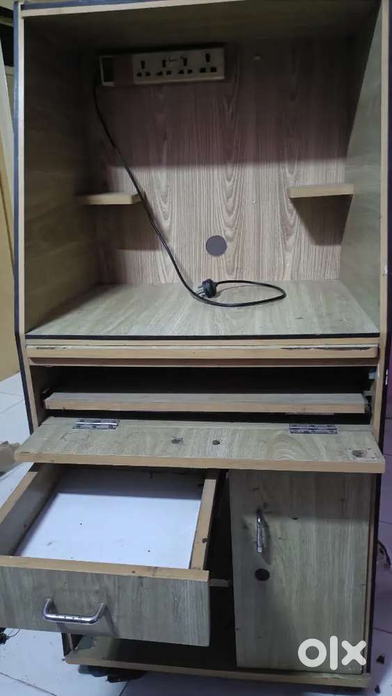 Desktop table Urgently Selling