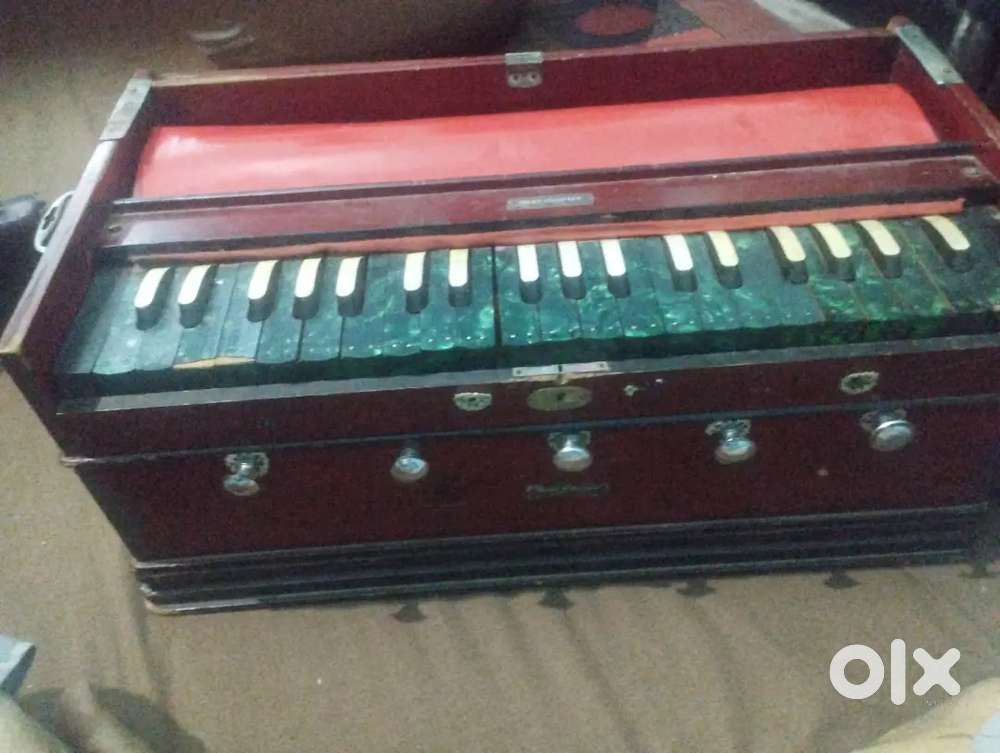 Harmonium ok condition