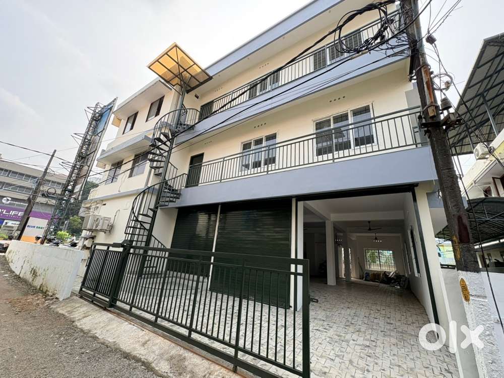 Prime 3-Floor Commercial Building with Parking & Lift at Vyttila