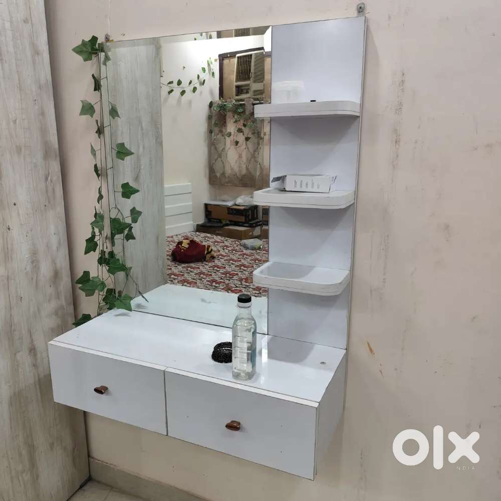 Solid Plywood Dressing table White (Wall Mounted)
