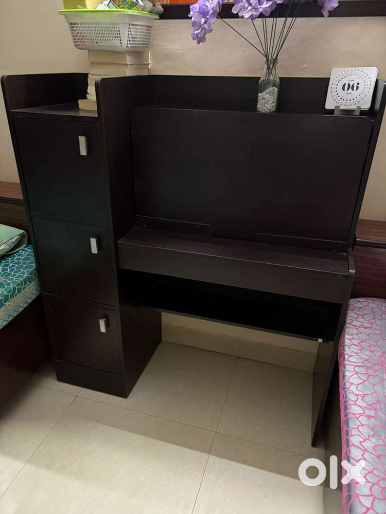 Study computer desk with storage