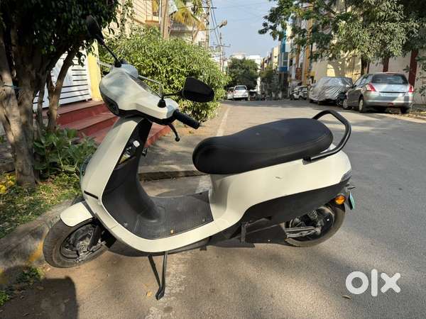 Eco 120kms and in Normal mode 80 kms, 3kv battery