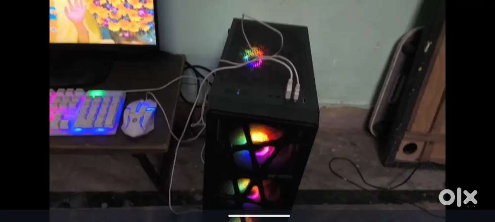 Gaming pc monitor , gaming pc , gaming keyboard gaming mouse