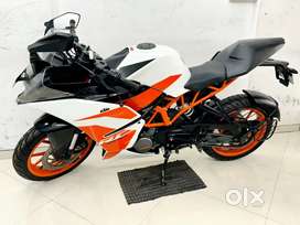 KTM RC 200.