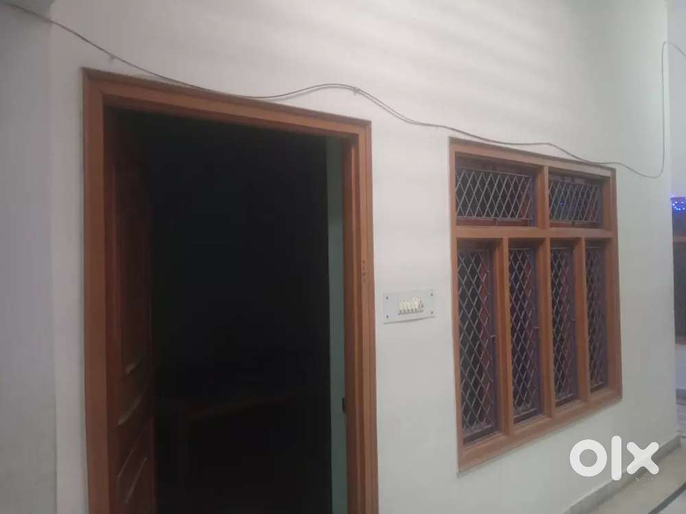 Singal room available for rent