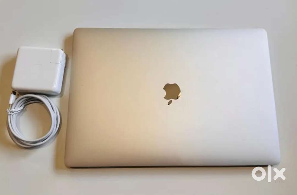 Mackbook pro 16 inch core i9 processor 64gbram4TBssd 4gb nvidia 1.5 gb