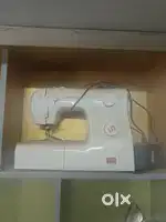 Electronic sewing machine