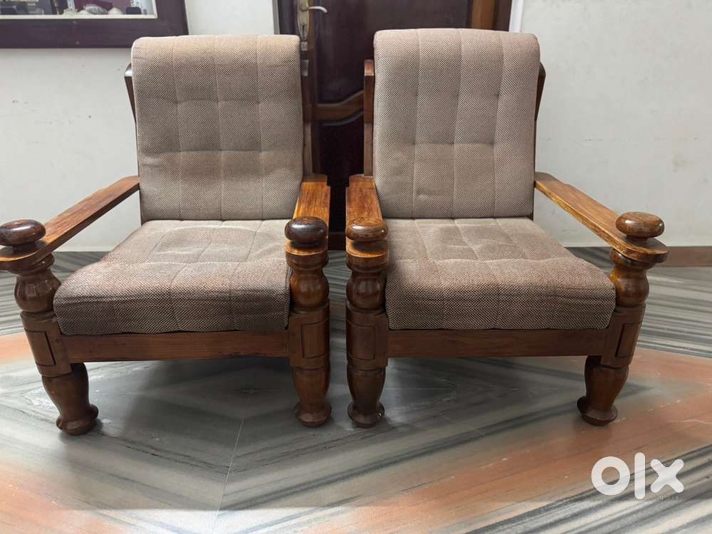 Sofa set teak 3+1+1 Seater and Corner stand