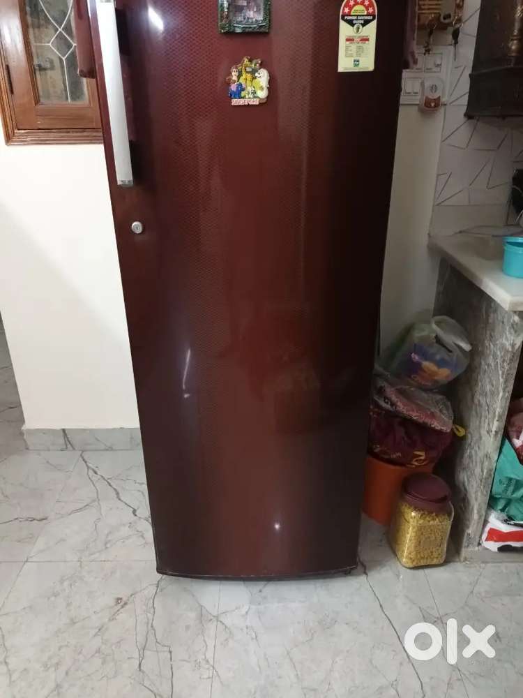 Available fridge for sale 290 ltr, kelvinator