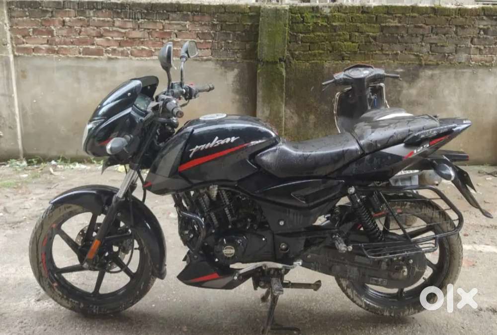 Bajaj Pulsar 125 bike is on showroom condition.Bit negotiable