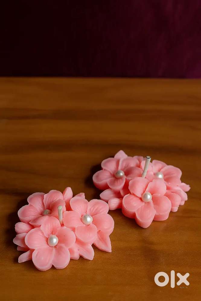 Flower candle