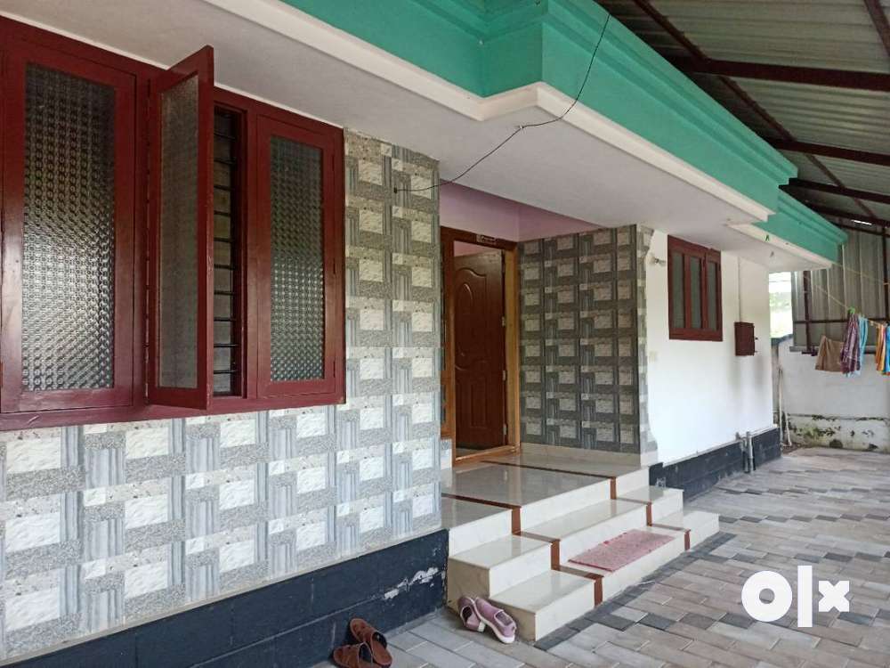 House of 850sqft in 7.5cents for sale at Pottore,Thrissur.