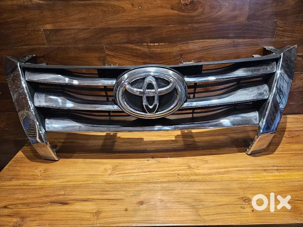 FORTUNER GRILLE