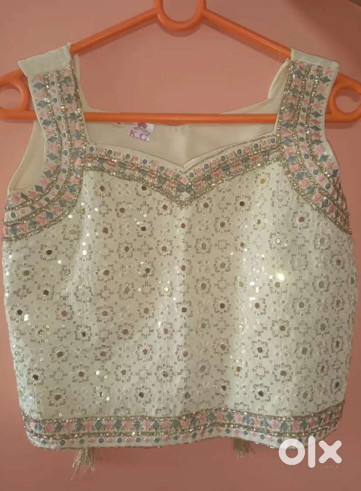 Beautiful Cream colour crop top gown - new, size L