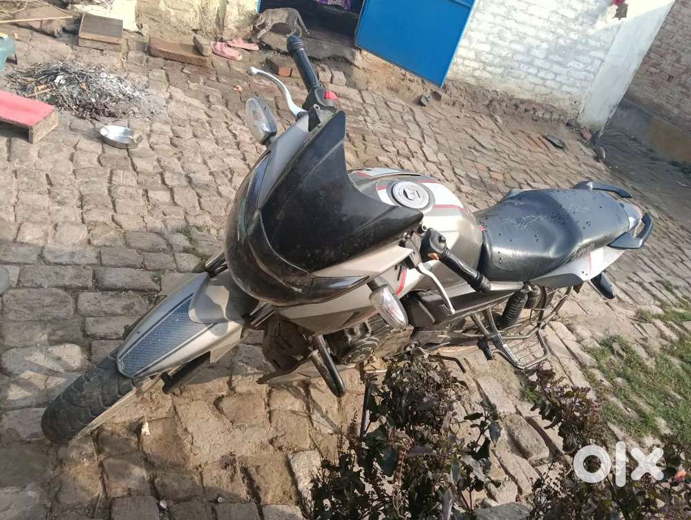 Bechna h paiso ki jarurat h