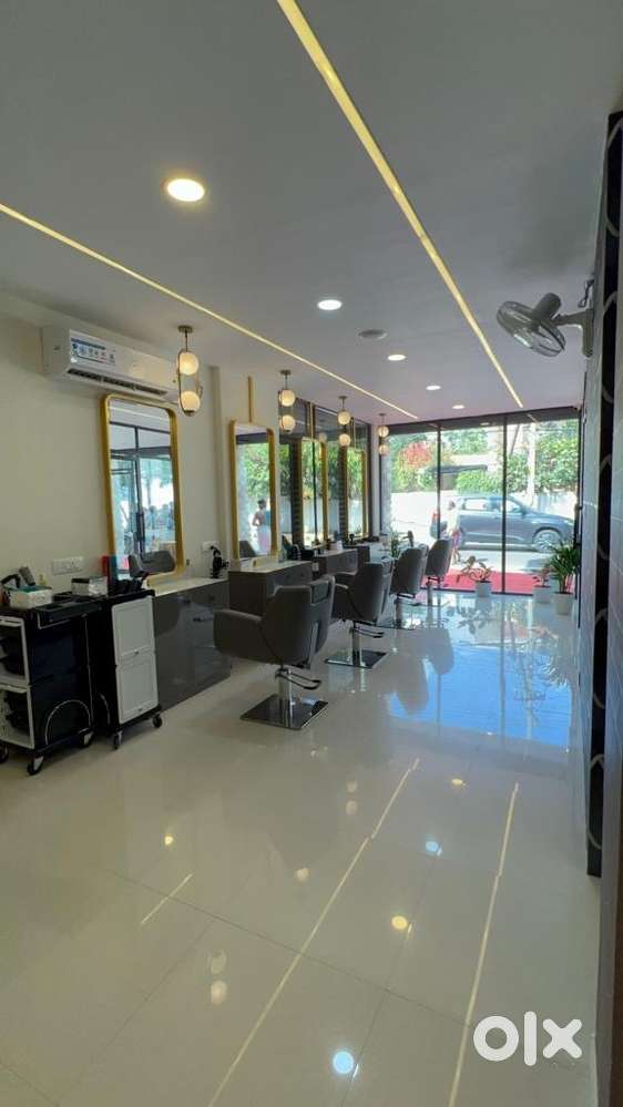 Unisex Salon for Sale