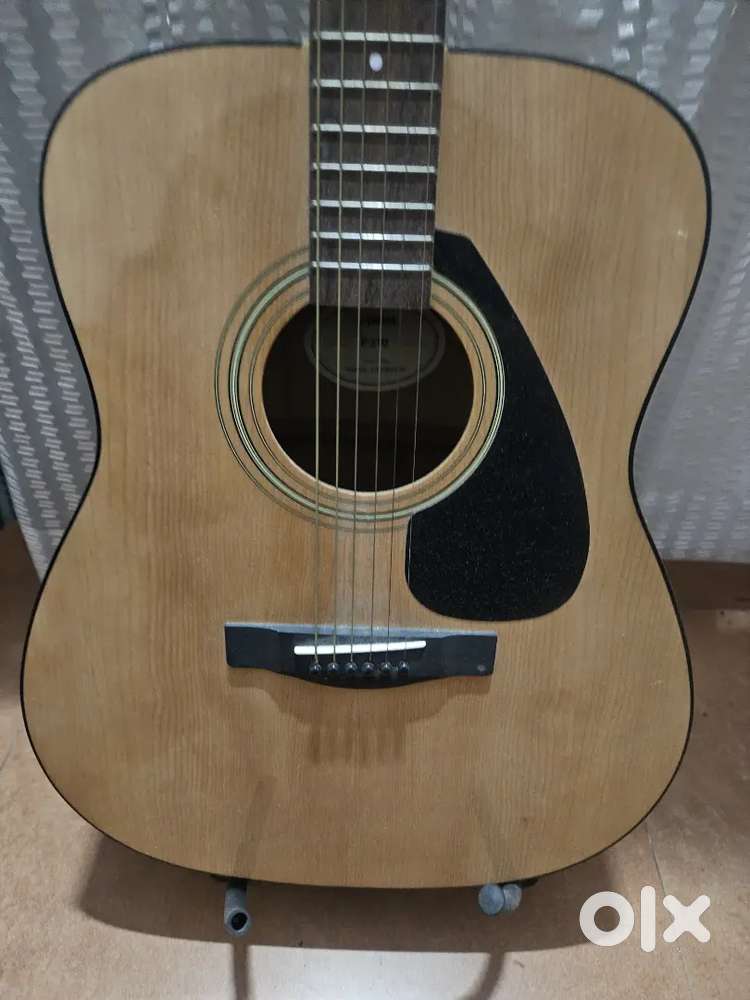 Yamaha F310 guitar