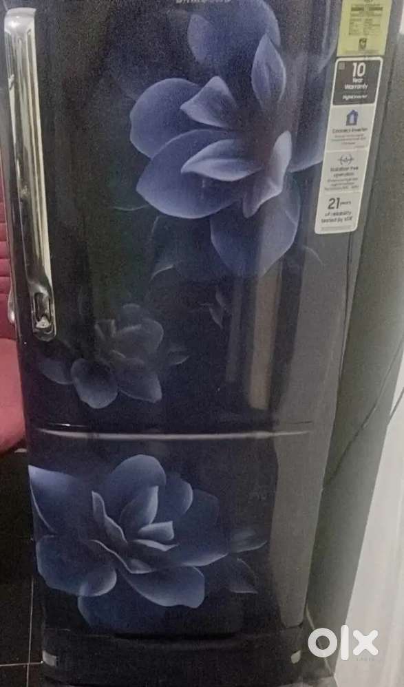 PARLOUR 5 PRODUCTS FOR SALE@70,000
Pedicure tub:30k Samsung Fridge:16k