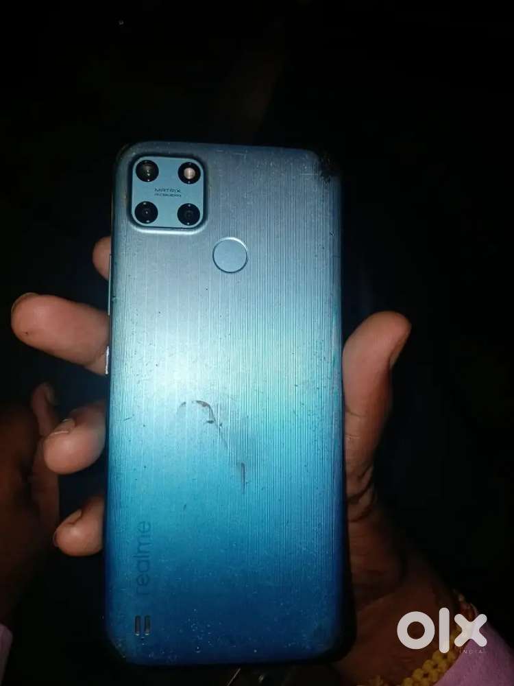 4gb rem or 128 gb estorej 6000 mah betri realmi c25y barjn 11