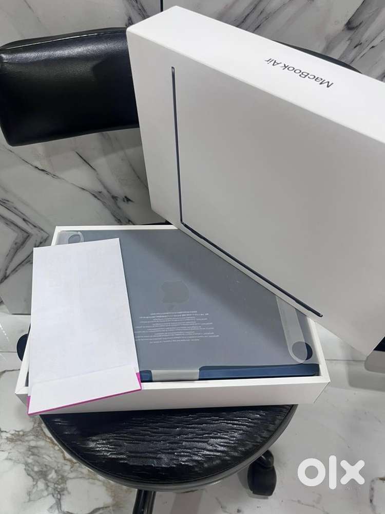 (Apple Macbook Air M3 13-inch)