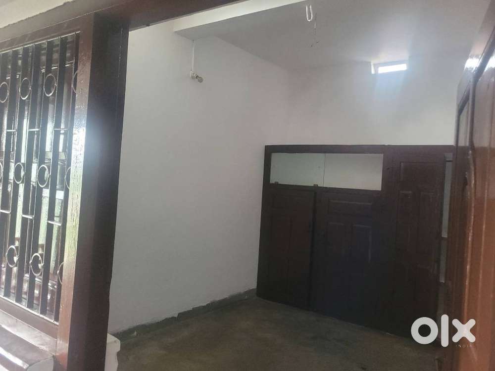 2BHK Flat near Boys' High School,